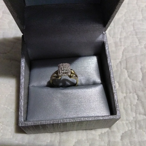 Diamond Ring - Picture 4 of 4